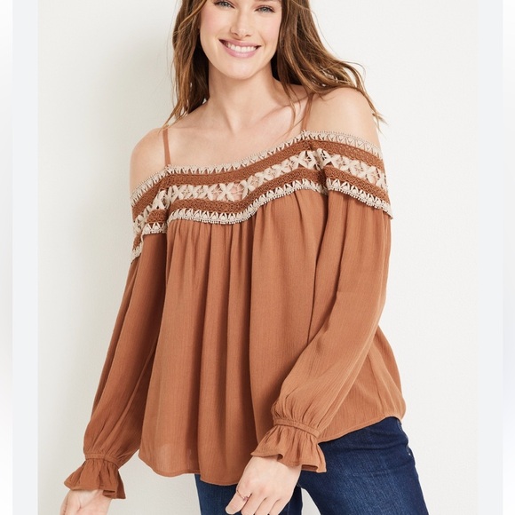 Crochet Embroidered Cold Shoulder Top Size XS - Picture 9 of 9